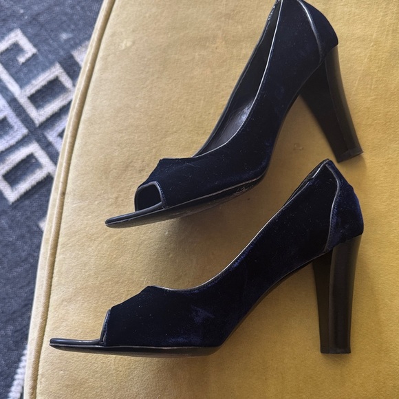 Hugo Boss Women's Elegant Dark Blue Velvet Heels - Picture 7 of 11